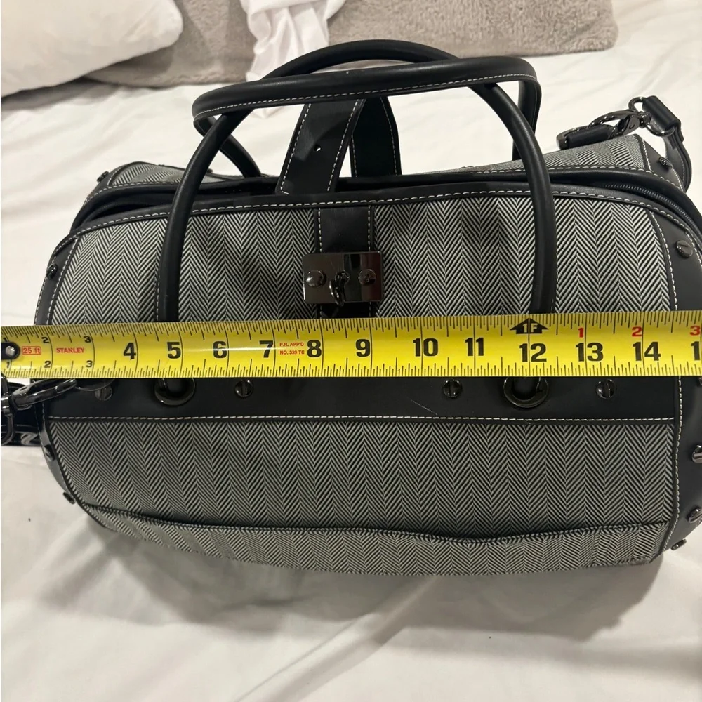 Samsonite Black and Gray Duffel Bag